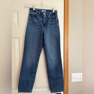 Women’s Good American high rise denim jeans. Size 2/26